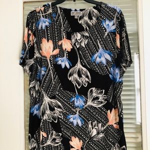 JM Collection SS dressy top floral on black XL